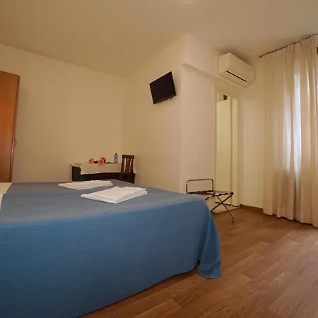 Canada Hotel Benátky