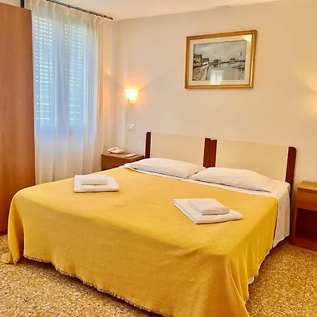 Hotel Canada 2*