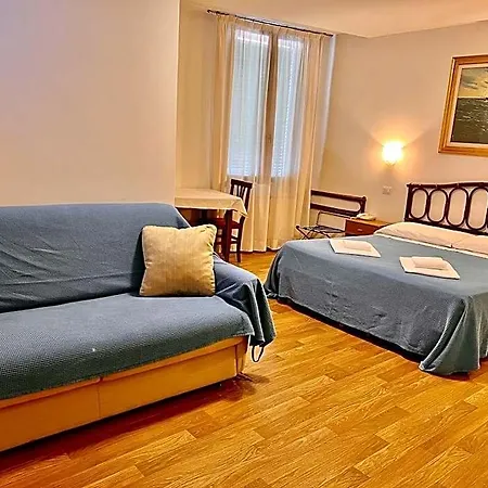 Hotel Canada 2*