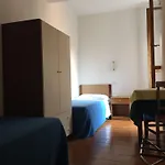Canada Hotel 2*