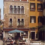Hotel Canada