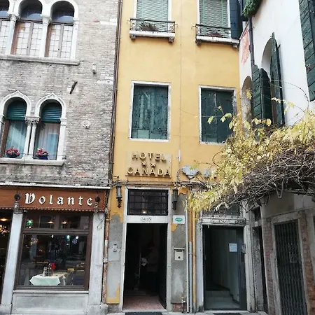 加拿大酒店 酒店